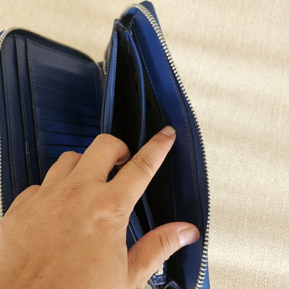 Almost new Kate Spade wallet wristlet - Picture 10 of 15